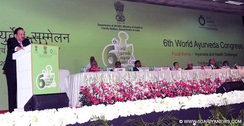 Dr. Harsh Vardhan addressing at the inauguration of the 6th World Ayurveda Congress, at Pragati Maidan, in New Delhi on November 07, 2014. The Speaker, Lok Sabha, Sumitra Mahajan is also seen.