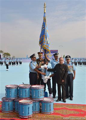 Pranab Mukherjee awarding the Standards to 115 Helicopter Unit and 26 Squadron of Indian Air Force, at Tezpur, in Assam 