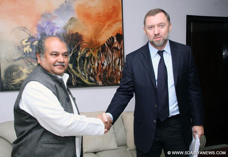 Narendra Singh Tomar meeting the Chairman of the Supervisory Board of the Russian mining and metals company Basic Element, Mr. Oleg Deripaska, in New Delhi on December 12, 2014.