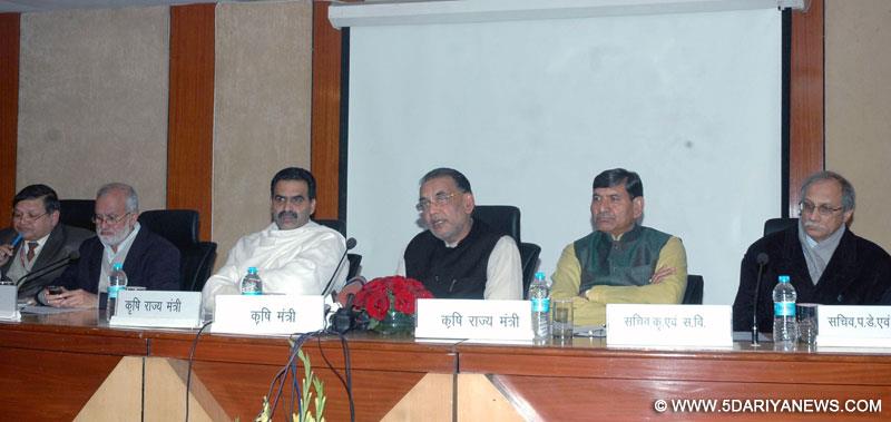 Radha Mohan Singh briefing the media on the Initiatives, Achievements and Future roadmap of Agriculture Ministry, in New Delhi on December 30, 2014