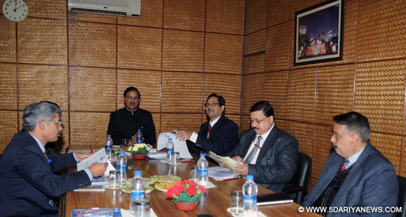 Dr. Mahesh Sharma taking a review meeting with the senior officers of Archeological Survey of India (ASI) of the Ministry of Culture, in New Delhi on January 06, 2015.