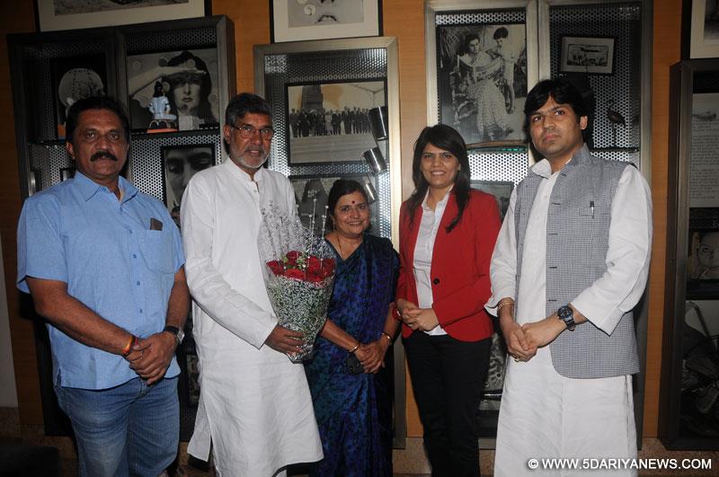 2014 Nobel Peace laureate Kailash Satyarthi met the renowned radiologistand Chairperson of the MedScapeIndia, Dr. Sunita Dube and offered support for the 