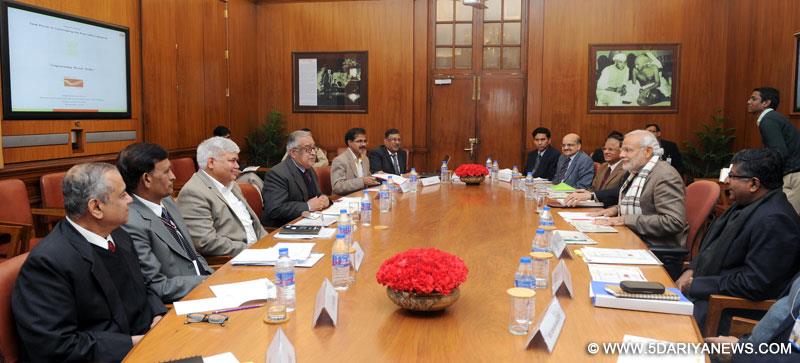 डाक कार्यालय नेटवर्क से लाभ उठाने पर गठित कार्यदल द्वारा 7 जनवरी, 2015 को नई दिल्ली में प्रधानमंत्री नरेन्द्र मोदी को एक रिपोर्ट प्रस्तुत की गयी।
