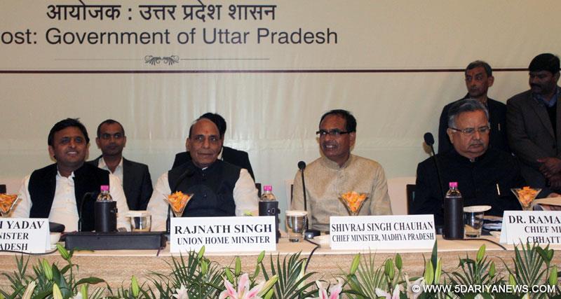 Rajnath Singh chairing the 20th Meeting of the Central Zonal Council, in Lucknow on January 19, 2015. 