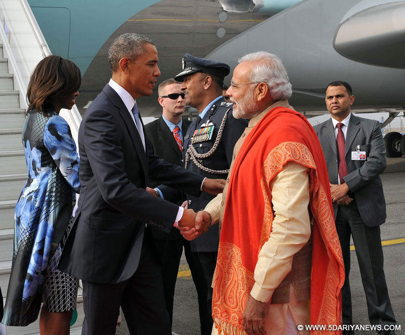 Barack Obama, First Lady Michelle Obama and the Prime Minister, Shri Narendra Modi at Palam Airport, in New Delhi 