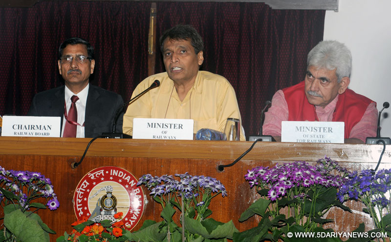 Suresh Prabhakar Prabhu addressing the Post Railway Budget Press Conference, in New Delhi 