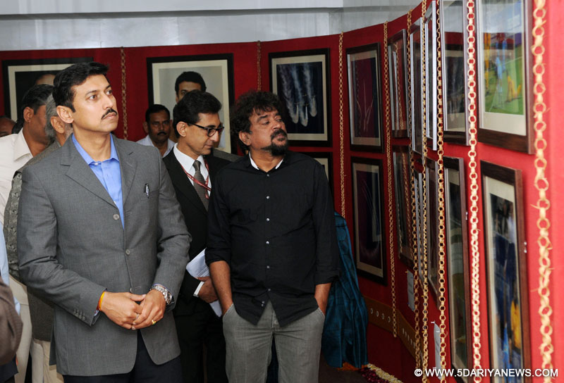 Col.  Col. Rajyavardhan Singh Rathore visiting the exhibition at the inauguration of the 1st One Day National Workshop on Still Photography and Videography, in New Delhi Rajyavardhan Singh Rathore visiting the exhibition 