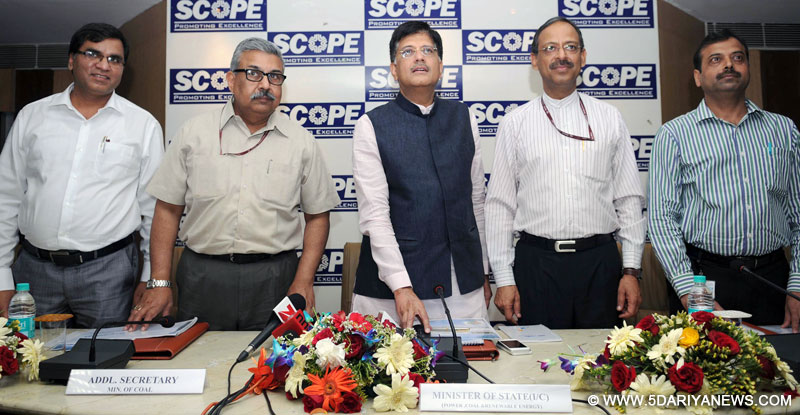 Piyush Goyal launching the Coal Project Monitoring Portal, in New Delhi on March 26, 2015. The Secretary, Ministry of Coal, Shri Anil Swarup is also seen.