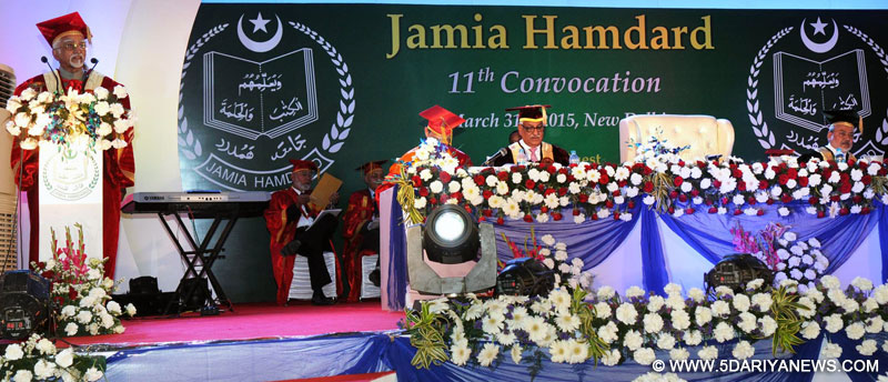 Mohd. Hamid Ansari addressing at the “11th Convocation of Jamia Hamdard”, on the theme “Education, Empowerment and Employability”, in New Delhi on March 31, 2015. 