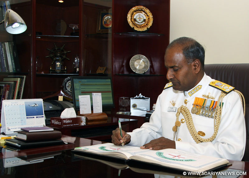Vice Admiral P. Murugesan assuming the charge as the Vice Chief of the Naval Staff, in New Delhi on March 31, 2015. 