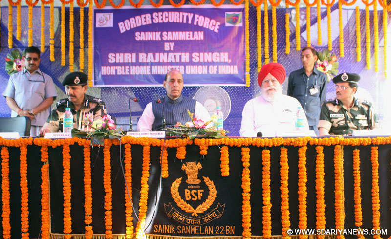 The Union Home Minister, Shri Rajnath Singh at the Sainik Sammelan of Border Security Force, at Angrail Border Out Post in North 24 Paraganas of West Bengal, on April 01, 2015