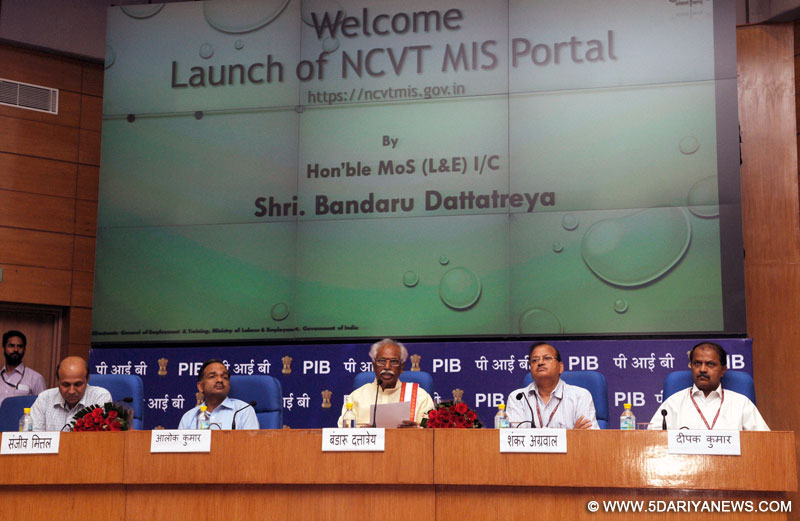 Bandaru Dattatreya addressing at the launch of the Digital India Initiative: NCVT-MIS Portal, in New Delhi on April 06, 2015. The Secretary, Ministry of Labour and Employment, Shankar Aggarwal and other dignitaries are also seen.