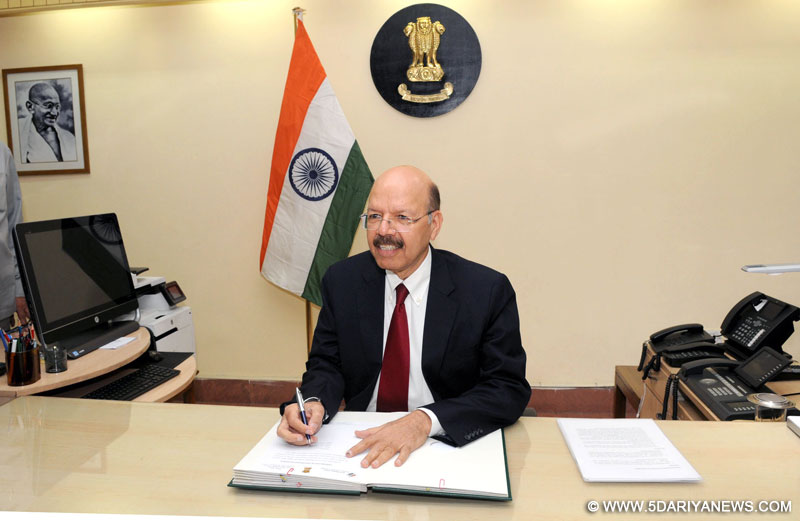 Dr. Nasim Zaidi taking charge at the Chief Election Commissioner of India (CEC), in New Delhi on April 19, 2015. 