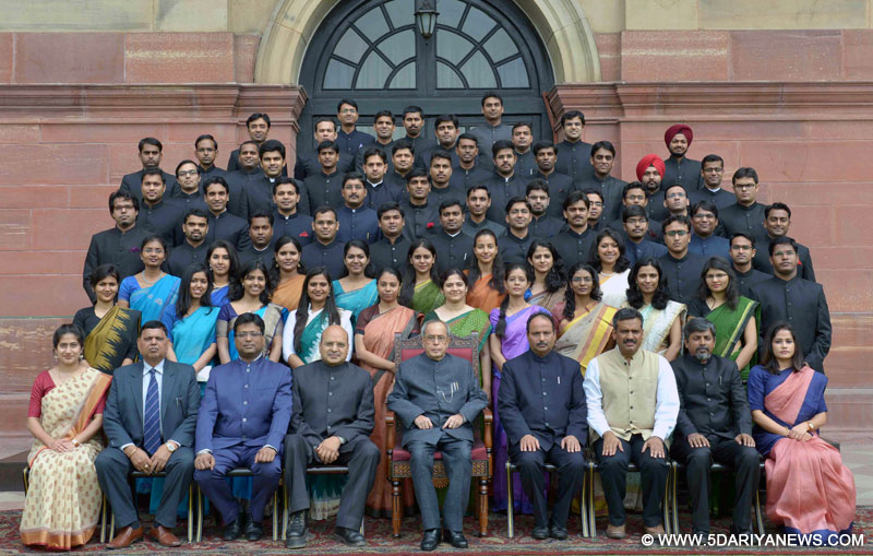 The President, Pranab Mukherjee with the Probationers of Indian Defence Accounts Service, Indian Civil Accounts Service, Indian Railway Accounts Service and Indian P&T Service from the National Institute of Financial Management, at Rashtrapati Bhavan, in New Delhi on April 20, 2015.