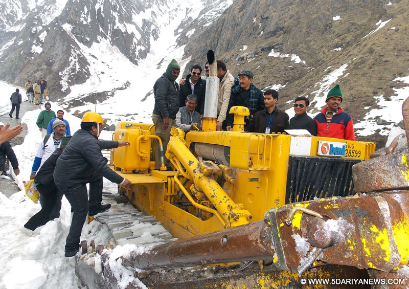 Uttarakhand Chief Minister Harish Rawat reviews the conditions of Badrinath road in Uttarakhand, on April 20, 2015.