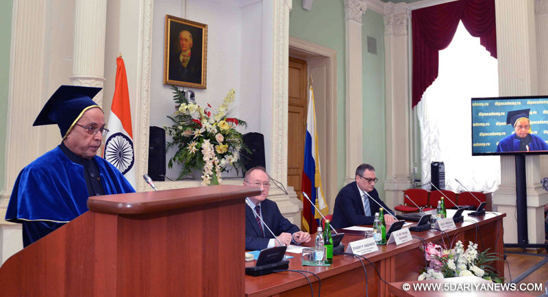 The President, Pranab Mukherjee addressing after being conferred the Honorary Doctorate by the Russian Diplomatic Academy, at Moscow, in Russia on May 08, 2015. 