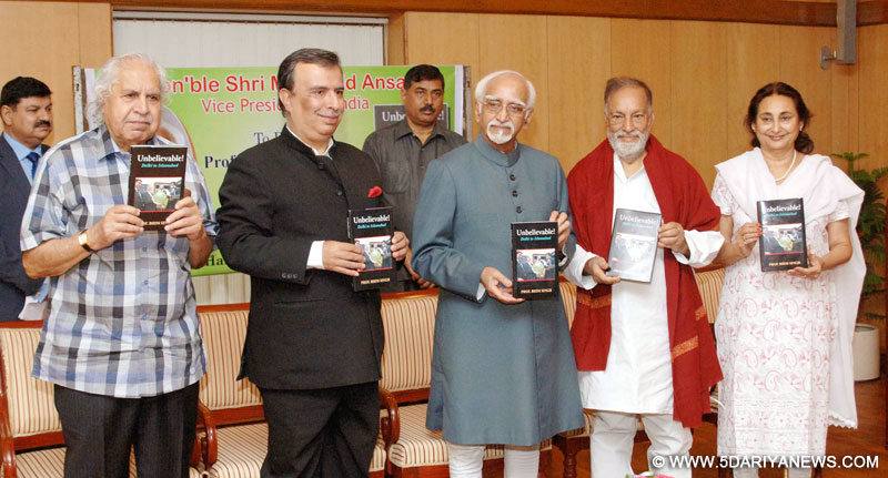 The Vice President, Mohd. Hamid Ansari releasing a book entitled “Unbelievable – Delhi to Islamabad’ written by senior Advocate Prof. Bhim Singh, in New Delhi on May 08, 2015.