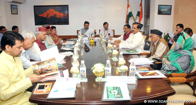 Dr. Mahesh Sharma meeting the MPs whose constituencies fall under the Himalayan circuit, in New Delhi on May 12, 2015. The Secretary, Ministry of Tourism, Dr. Lalit K. Panwar is also seen.