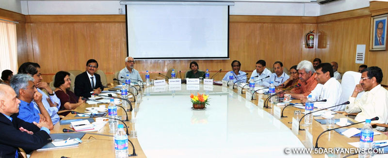 Suresh Prabhakar Prabhu, the Minister of State for Railways, Shri Manoj Sinha, the Chairman, Railway Board, Shri A.K. Mital, Board Members and senior railway officials at the meeting of newly constituted Advisory Body of Railway Finances, in New Delhi on May 18, 2015.