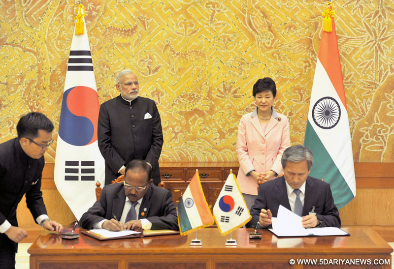 The Prime Minister,Narendra Modi and the President of Republic of Korea, Park Geun-hye, at the Agreement Signing Ceremony, in Seoul, South Korea on May 18, 2015.