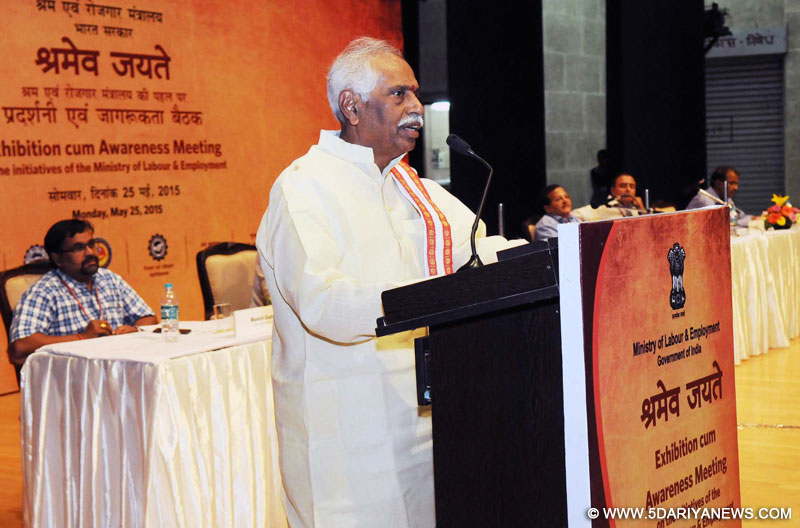 Bandaru Dattatreya addressing at the inauguration of the Exhibition cum Awareness Meeting on the initiatives of the Ministry of Labour and Employment, in New Delhi on May 25, 2015.