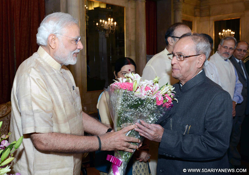 The Prime Minister, Shri Narendra Modi meeting the President, Shri Pranab Mukherjee on the occasion of his ceremonial departure for the State Visit to Sweden and Belarus, at Rashtrapati Bhavan, in New Delhi on May 31, 2015.