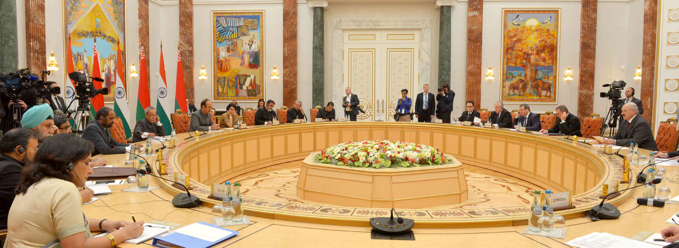 The President, Pranab Mukherjee and the President of the Republic of Belarus,Alexander Lukashenko at a delegation level talks, at Palace of Independence, in Minsk, Belarus on June 03, 2015. 