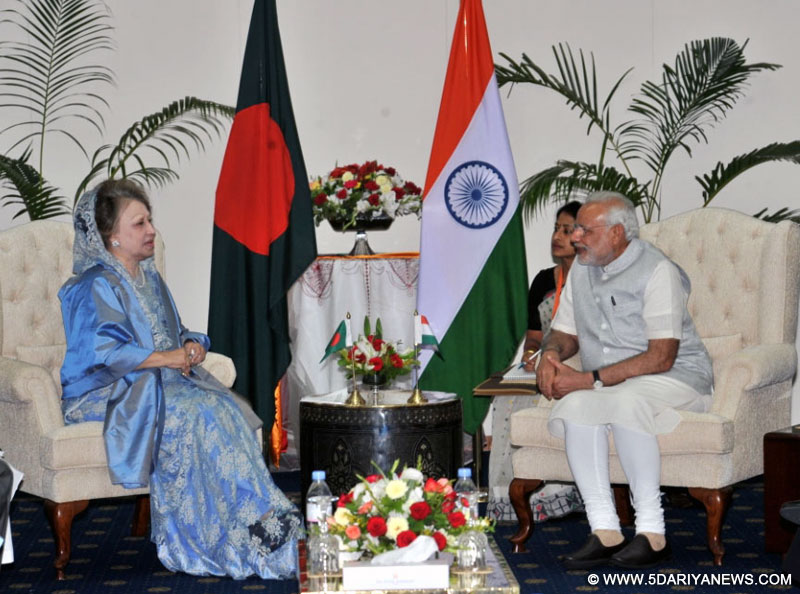 The Prime Minister, Shri Narendra Modi meeting the Former Prime Minister of Bangladesh, Begum Khaleda Zia, in Dhaka, Bangladesh on June 07, 2015.