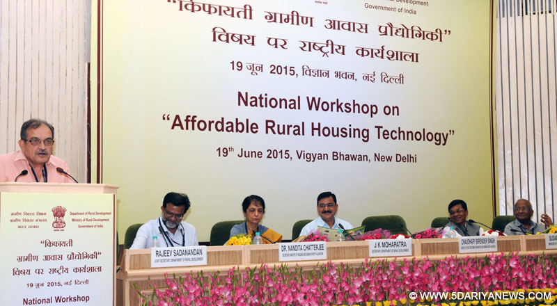 Chaudhary Birender Singh addressing at the inauguration of the National Workshop on Affordable Rural Housing, in New Delhi on June 19, 2015. 