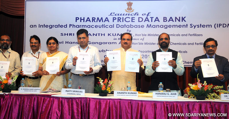 Ananth Kumar launching the “Pharma Price Data Bank” an Integrated Pharmaceutical Database Management System (IPDM), in New Delhi 