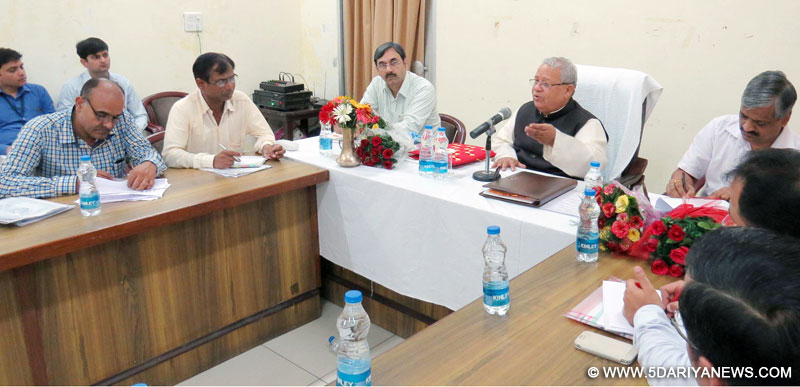 The Union Minister for Micro, Small and Medium Enterprises, Kalraj Mishra reviewing the work of Training-Cum-Product Development Centre for Agro & Food Processing Industries MSME- Development Institute, in Ludhiana on 13 July, 2015. The Director MSME, Shri. Vijay Kumar and officers of the concern department are also seen. 
