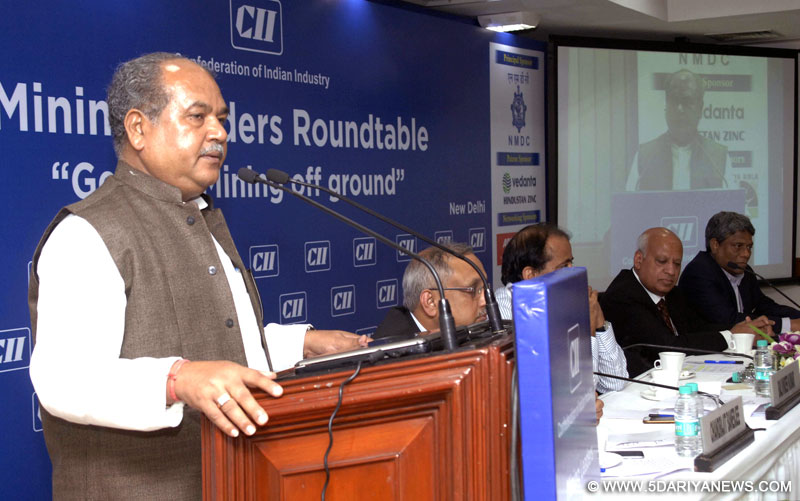 The Union Minister for Mines and Steel, Shri Narendra Singh Tomar addressing the CII Mining Leaders Roundtable, in New Delhi on August 07, 2015.
