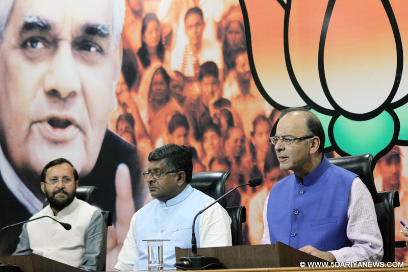 New Delhi: Union Minister for Finance, Corporate Affairs, and Information and Broadcasting Arun Jaitley and Union Communications and IT Minister Ravi Shankar Prasad during a press conference in New Delhi, on Aug 13, 2015.