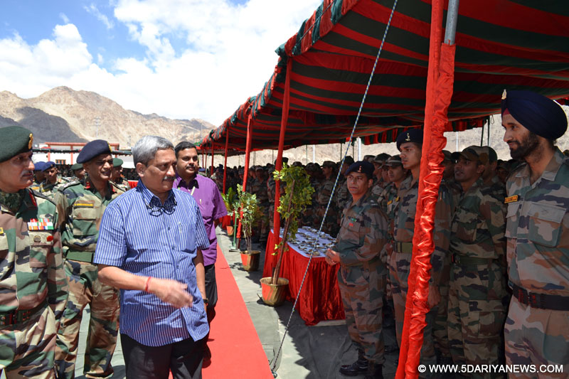 Leh: Union Defence Minister Manohar Parikkar interacts with soldiers during his visit to Leh, Jammu and Kashmir on Aug 23, 2015