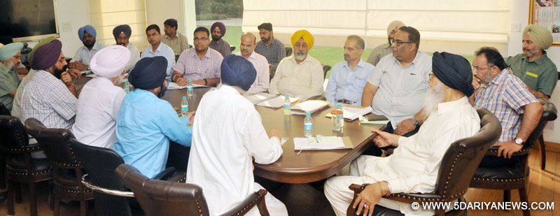 Punjab Chief Minister Mr. Parkash Singh Badal chairing the meeting to review the damage caused by whitefly attack in the state on Friday. 