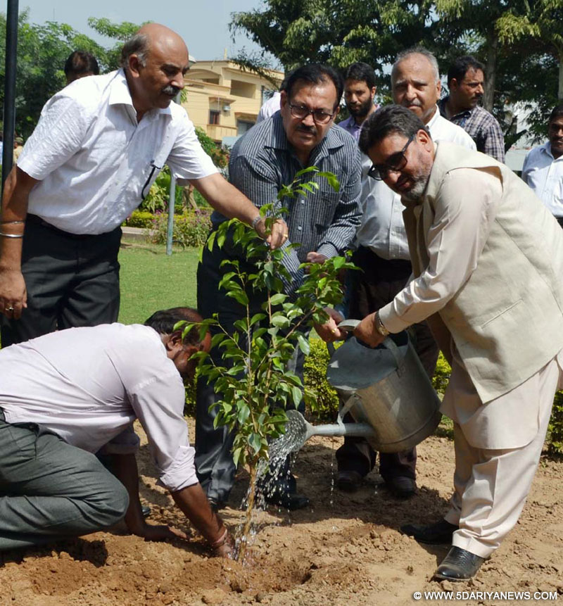 Syed Altaf Bukhari for upgradation of parks in Jammu