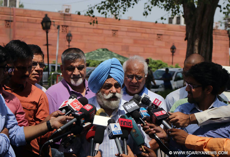 Major-General (retd) Satbir Singh address press after meeting Defence Minister Manohar Parrikar in NEw Delhi on Sep 5, 2015. 