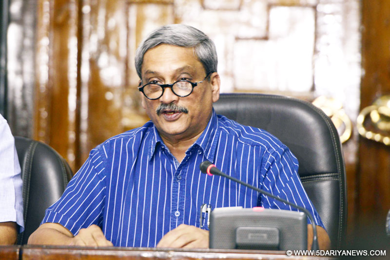 The Union Minister for Defence, Shri Manohar Parrikar announcing the One Rank One Pension scheme for the Ex-Servicemen, at South Block, in New Delhi on September 05, 2015. The Minister of State for Planning (Independent Charge) and Defence, Shri Rao Inderjit Singh, the three Service Chiefs, General Dalbir Singh, Admiral R.K. Dhowan and Air Chief Marshal Arup Raha and the Defence Secretary, Shri G. Mohan Kumar are also seen.