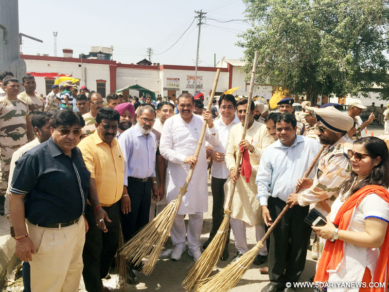 Vijay Sampla Inaugurates Cleanliness Drive In City