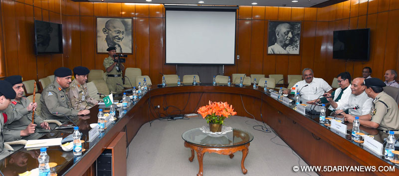 A delegation led by the Director General, Pakistan Rangers, Maj. Gen. Umar Farooq Burki calling on the Union Home Minister, Shri Rajnath Singh, in New Delhi on September 11, 2015. The Minister of State for Home Affairs, Shri Kiren Rijiju, the Union Home Secretary, Shri Rajiv Mehrishi and the Director General, BSF, Shri D.K. Pathak are also seen.