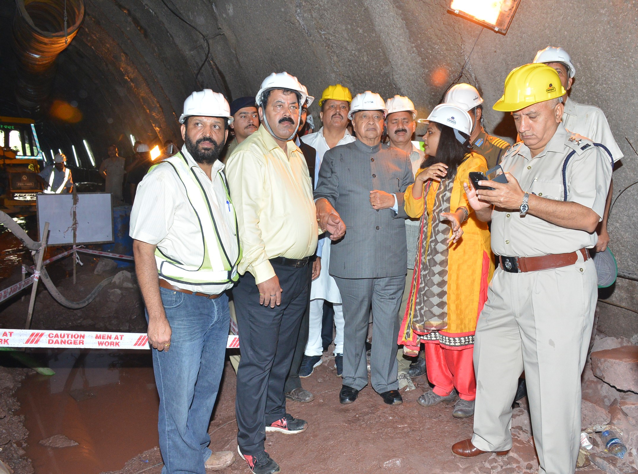 Chief Minister Shri Virbhadra Singh  inspecting tunnel site at Tihra village of Malyawar, in Bilaspur district on 17 Sep 2015.dprobilas