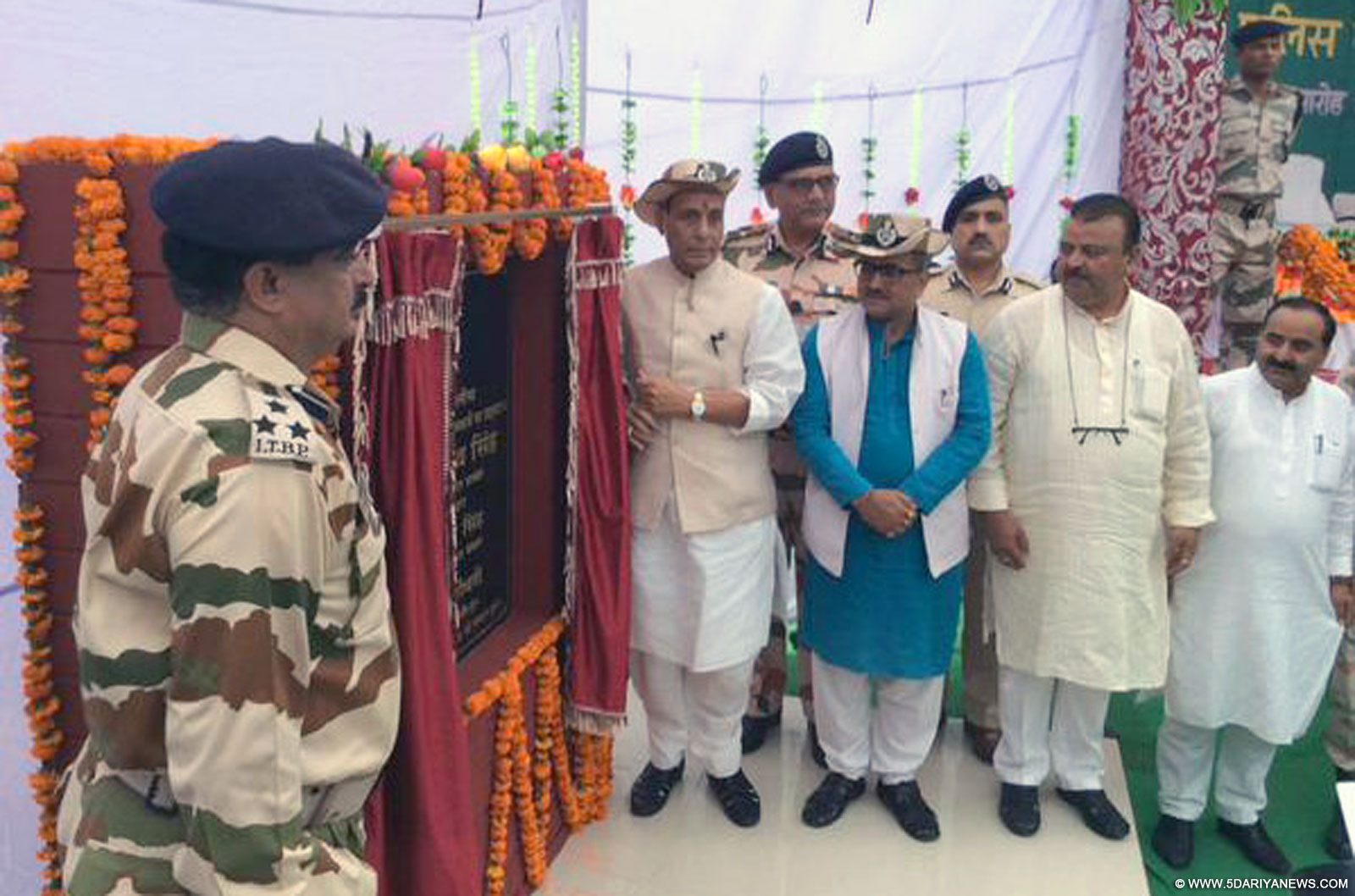The Union Home Minister, Shri Rajnath Singh unveiling the plaque to inaugurate the newly constructed building, at ITBP Camp, in Samba sector, Jammu and Kashmir on September 21, 2015. The Deputy Chief Minister of Jammu and Kashmir, Dr. Nirmal Kumar Singh is also seen.