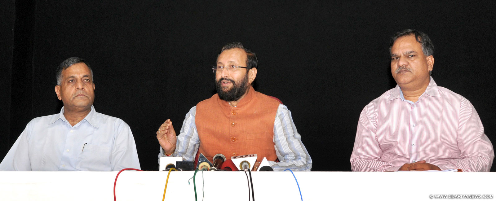 The Minister of State for Environment, Forest and Climate Change (Independent Charge), Shri Prakash Javadekar addressing a press conference on Sand Mining, in New Delhi on September 24, 2015. The Secretary, Ministry of Environment, Forest and Climate Change, Shri Ashok Lavasa is also seen.