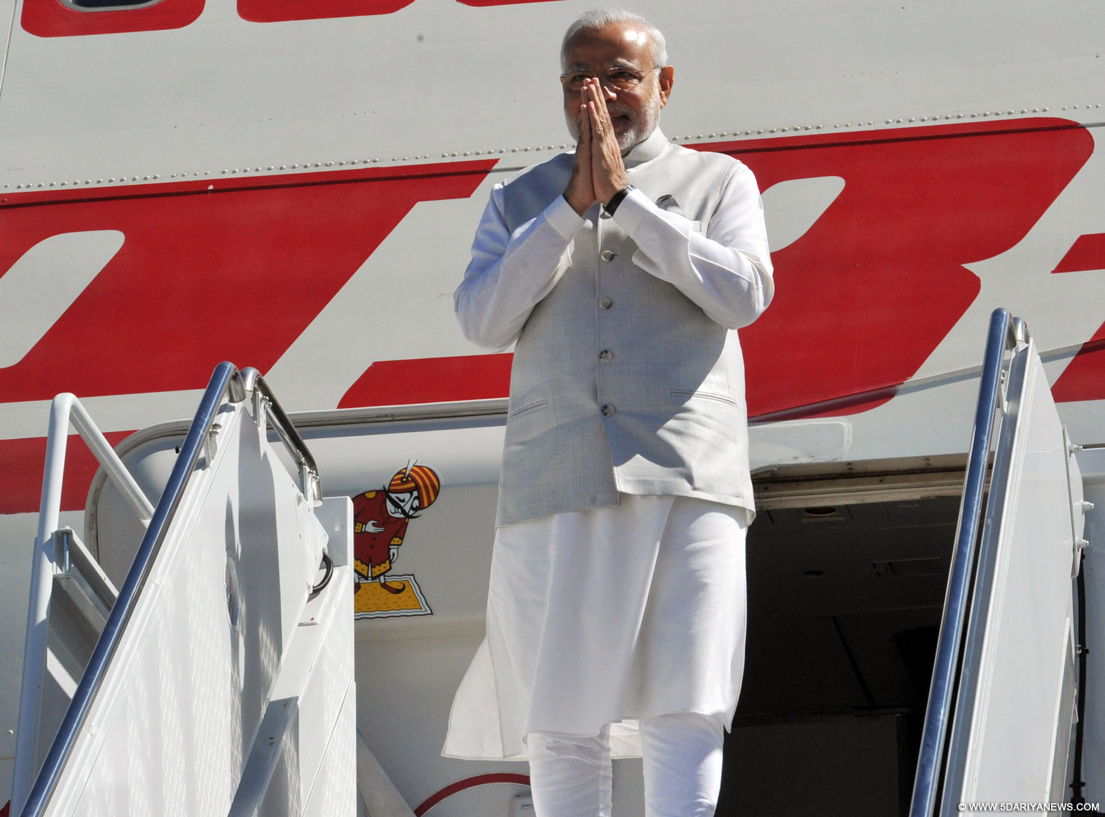 The Prime Minister, Shri Narendra Modi arrives at San Jose International Airport on September 26, 2015.