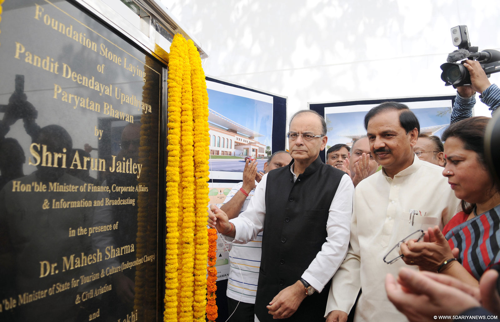 The Union Minister for Finance, Corporate Affairs and Information & Broadcasting, Shri Arun Jaitley addressing at the foundation stone laying ceremony of the new Office Complex of the Ministry of Tourism ‘Pt. Deen Dayal Upadhayay Paryatan Bhawan’, on the occasion of the World Tourism Day, in New Delhi on September 27, 2015. The Minister of State for Culture (Independent Charge), Tourism (Independent Charge) and Civil Aviation, Dr. Mahesh Sharma, the Secretary of Tourism, Shri Vinod Zutshi and ot