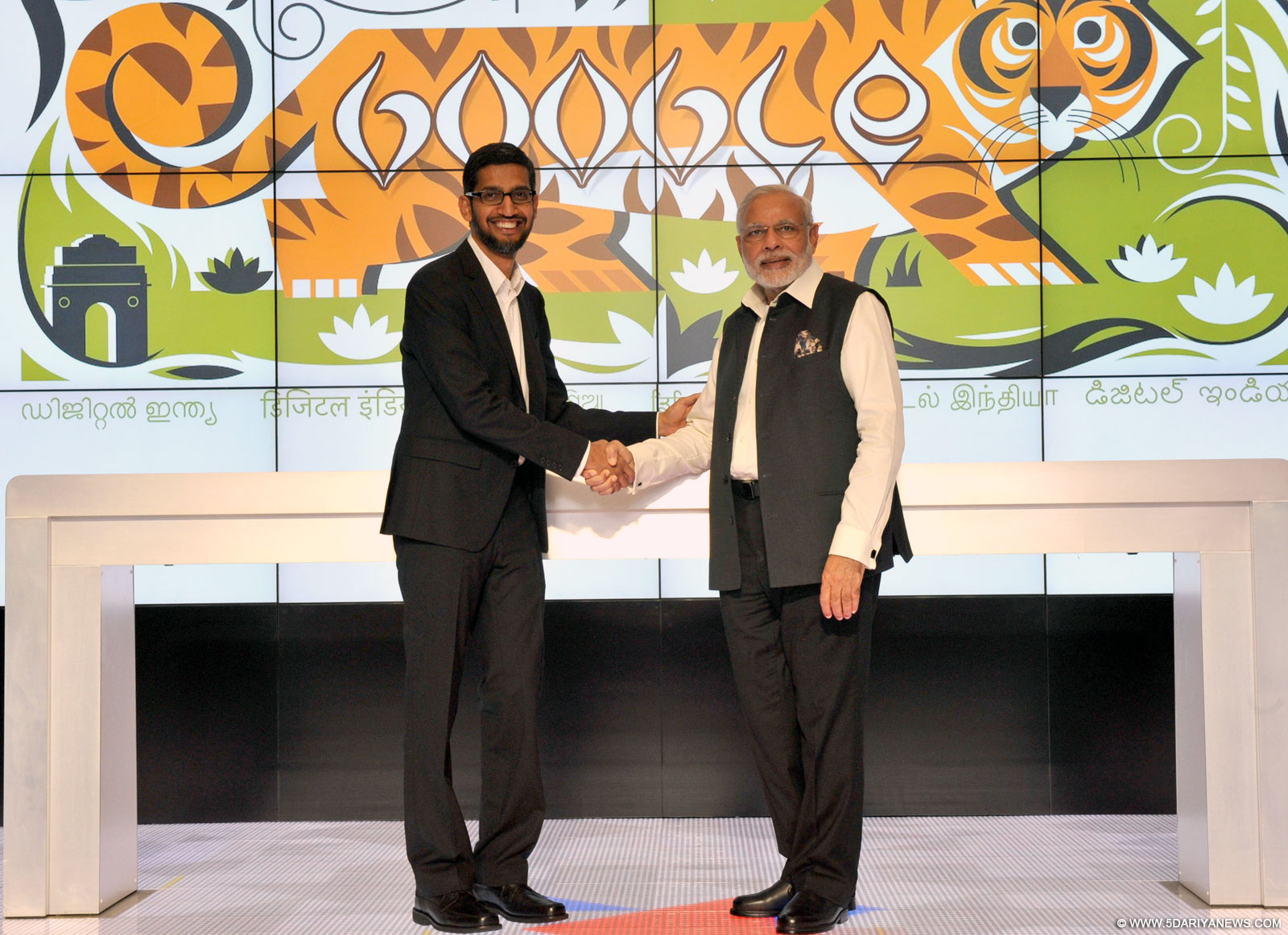 The Prime Minister, Shri Narendra Modi with the CEO, Google, Mr. Sundar Pichai, during his visit to Google (Alphabet) campus, in Silicon Valley, California on September 27, 2015.