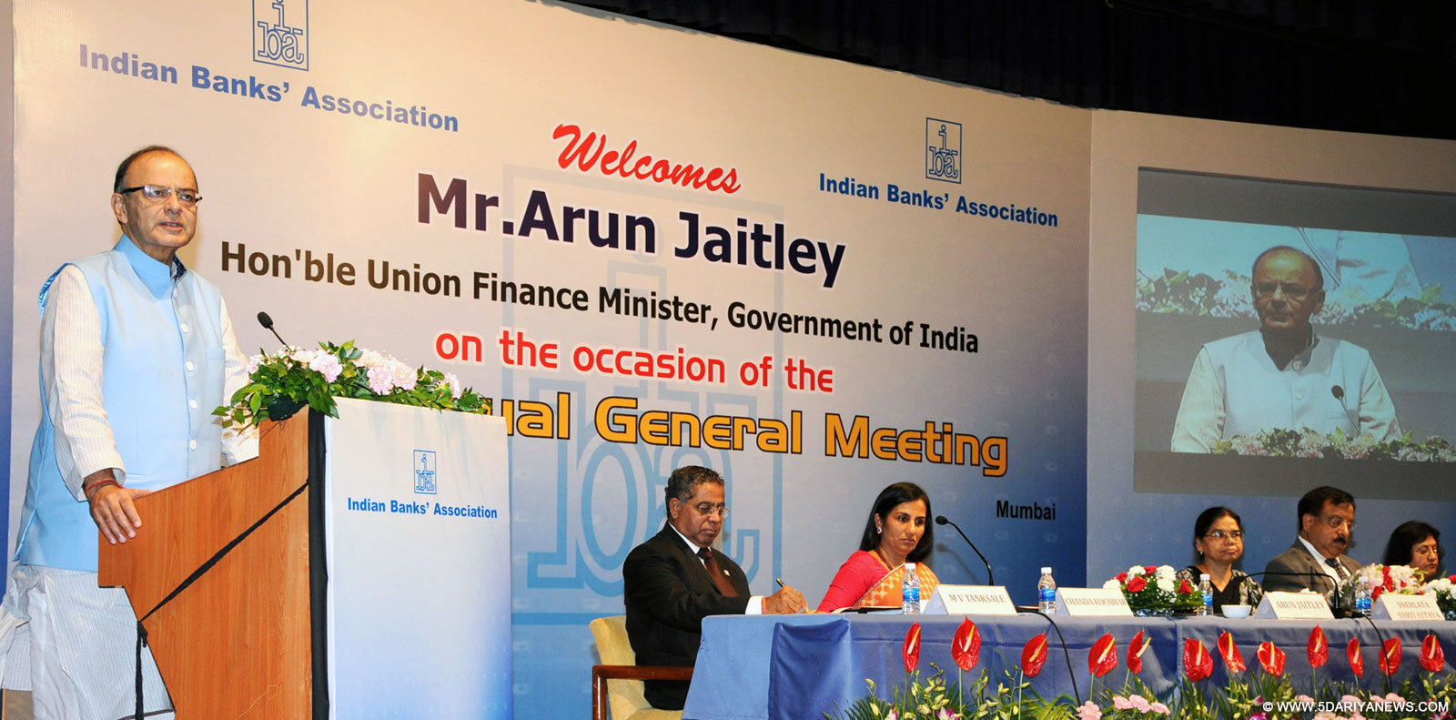 The Union Minister for Finance, Corporate Affairs and Information & Broadcasting, Shri Arun Jaitley addressing the valedictory function of the 68th Annual General Meeting of the Indian Banks Association, in Mumbai on 28, September 2015.