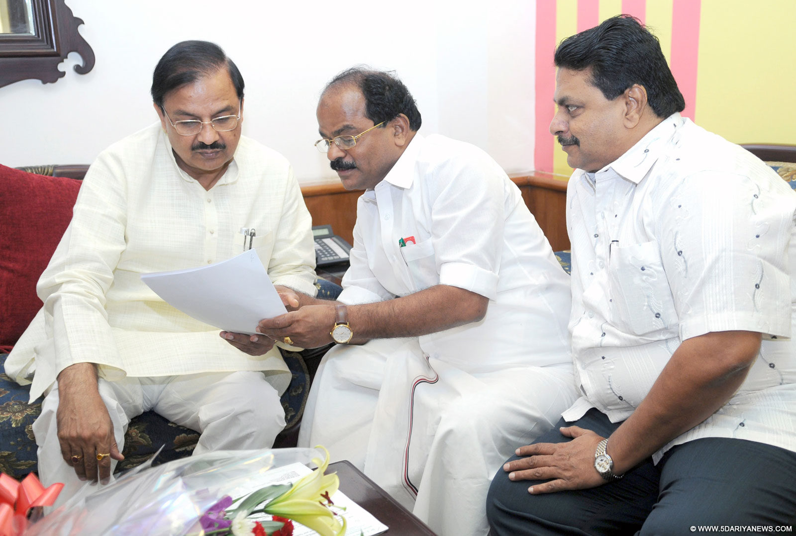 The Special Representatives of Government of Telengana, Shri Ramachandru Tejavath and Dr. S. Venugopala Chary meeting the Minister of State for Culture (Independent Charge), Tourism (Independent Charge) and Civil Aviation, Dr. Mahesh Sharma, in New Delhi on September 30, 2015.