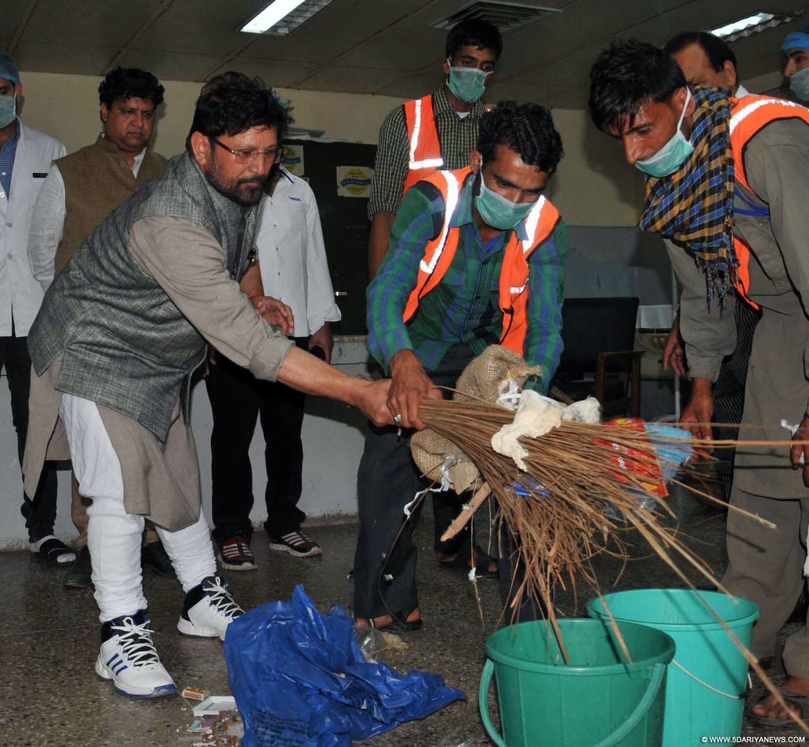 Lal Singh launches special Swachh Bharat Abhiyaan drive in Jammu