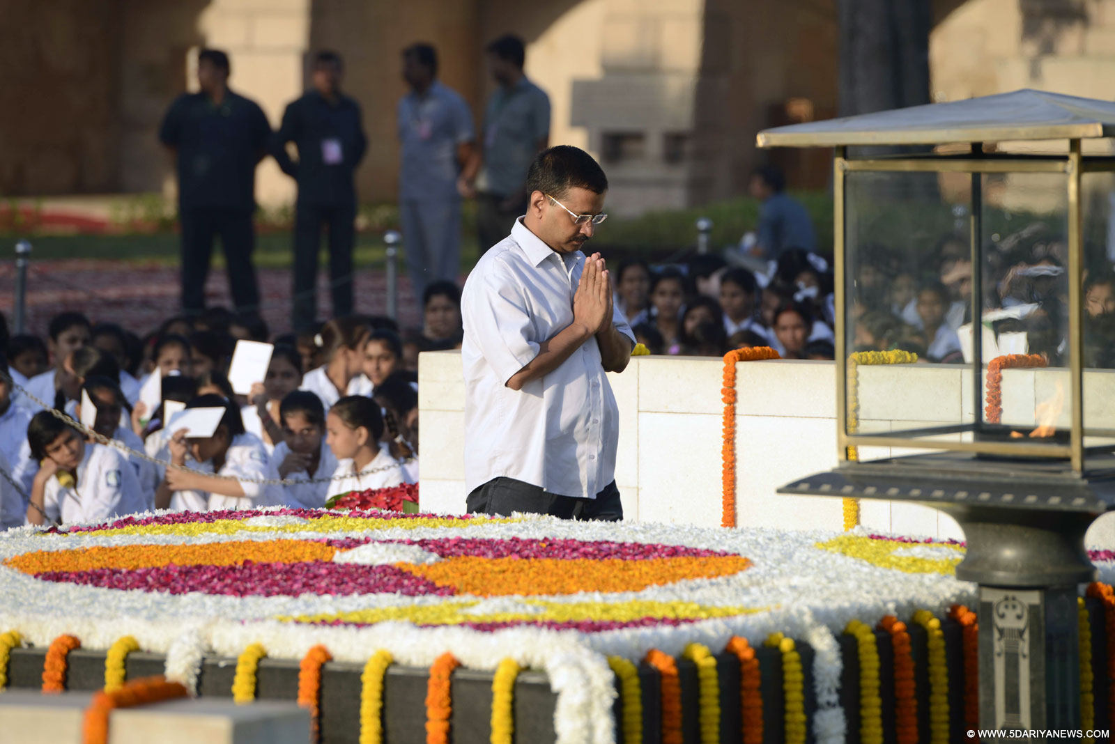 Arvind Kejriwal slams Modi for ignoring Shastri